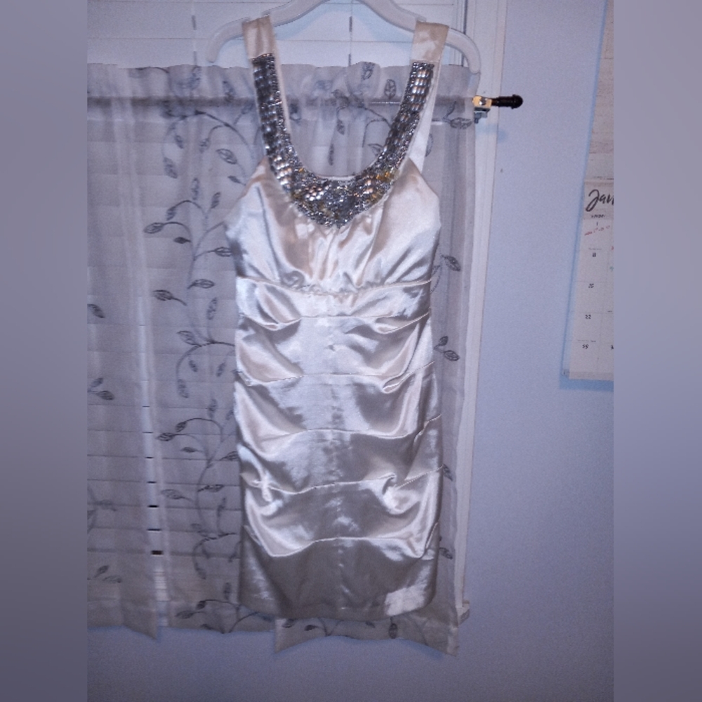 Windsor Size 7 junior dress with jeweled neckline